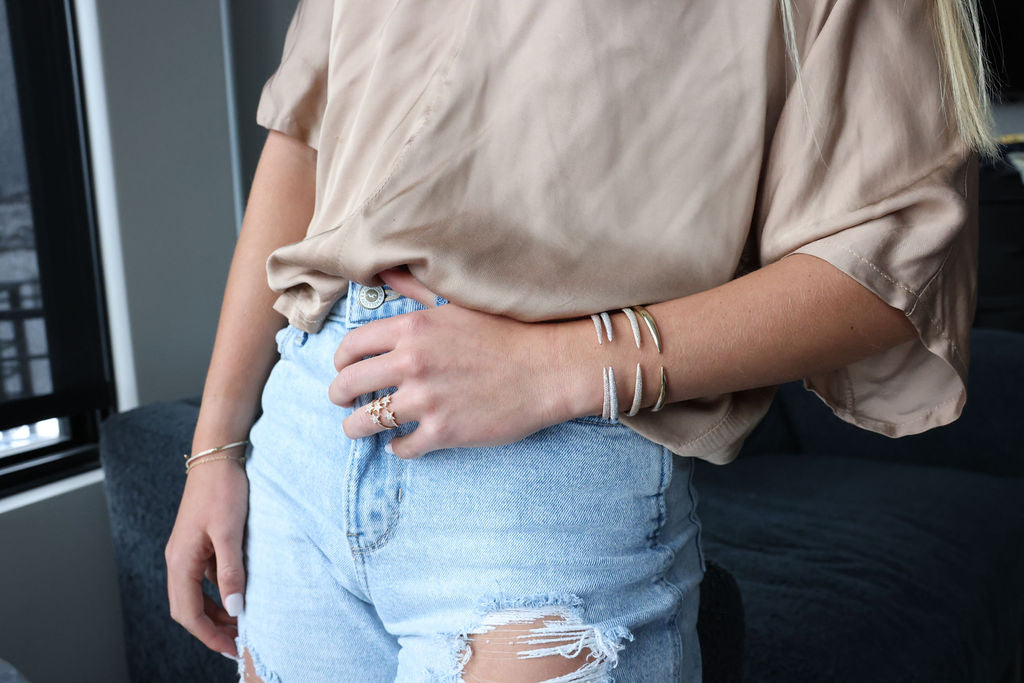 14k Gold Claw Diamond Bangle